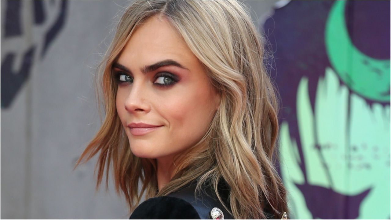 Кара Делевінь повернула собі довге волосся - фото 1