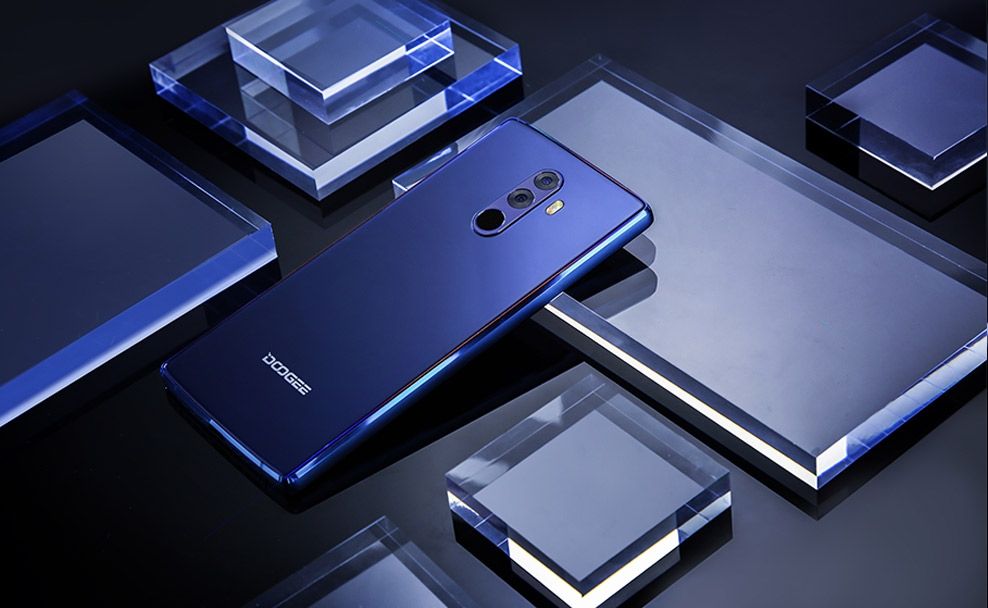 Doogee показала смартфон з гнучким екраном