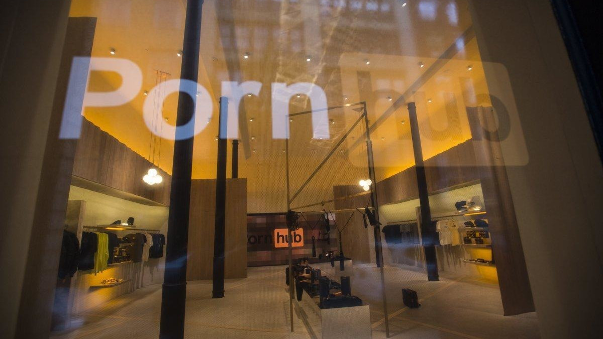 Відкрився перший магазин PornНub - фото 1