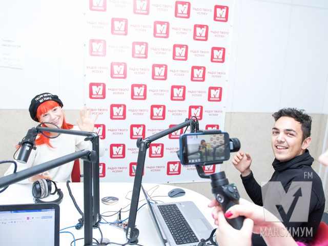 TARABAROVA заспівала про офшори Порошенка: кумедне відео - фото 207414