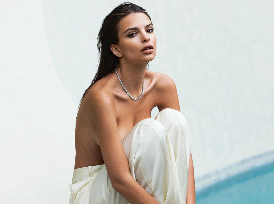 Емілі Ратажковскі роздяглася для реклами своїх купальників (18+)