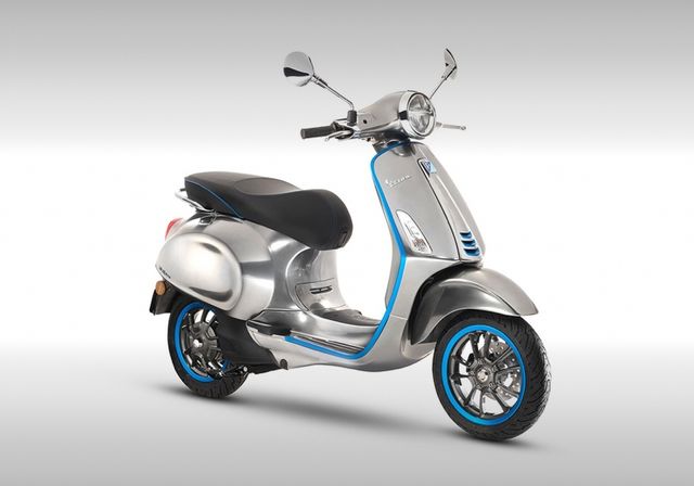Електроскутер Vespa проїде на одному заряді 100 кілометрів - фото 208659