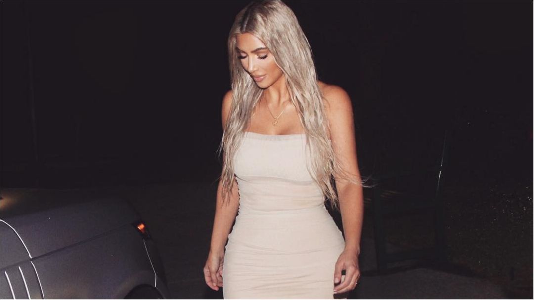 Кім Кардашян приміряла на Хелловін образи трьох легендарних співачок: ефектні фото