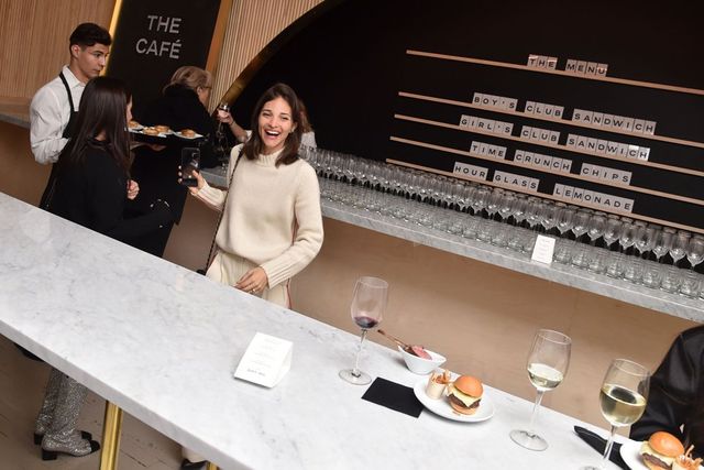 Chanel відкрили жіночий клуб - фото 209497