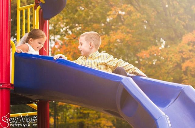 До сліз... Батьки здійснили мрію хворої донечки та влаштували їй весільну фотосесію - фото 209082