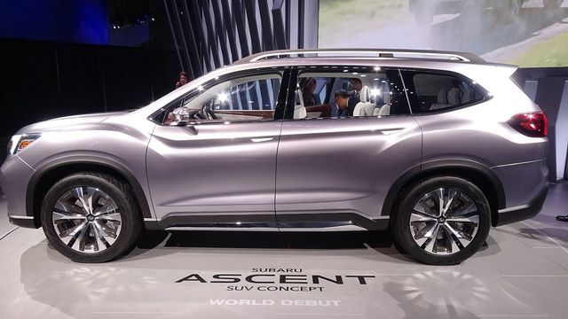 Subaru показала тизер нового кросовера Ascent - фото 210714