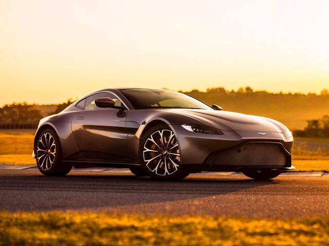 Aston Martin Джеймса Бонда запустили в серійне виробництво - фото 210526