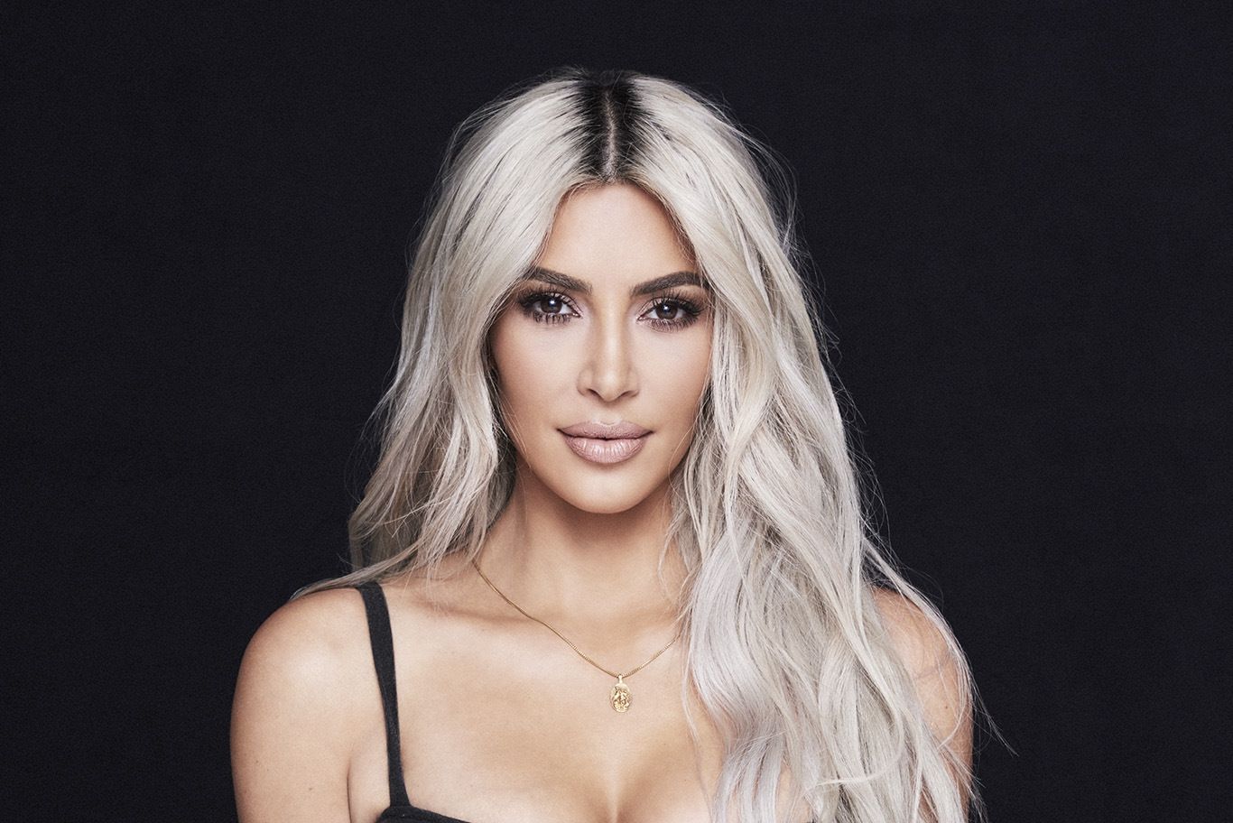 Кім Кардашян показала відверте фото у білизні