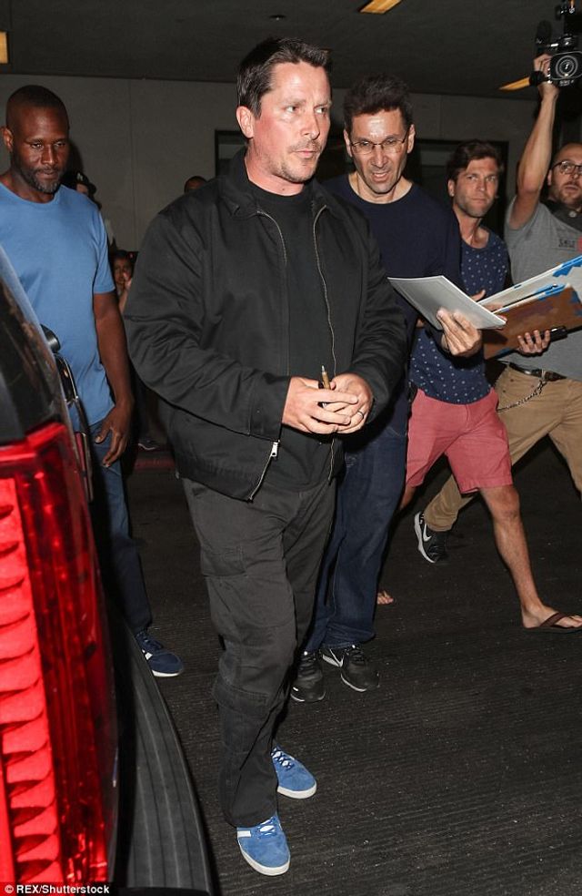 Голлівудський актор вразив своїм занедбаним виглядом - фото 208925