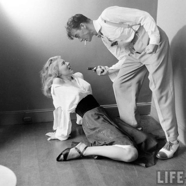 Будні модельного агентства кінця 40-х років минулого століття - фото 211868