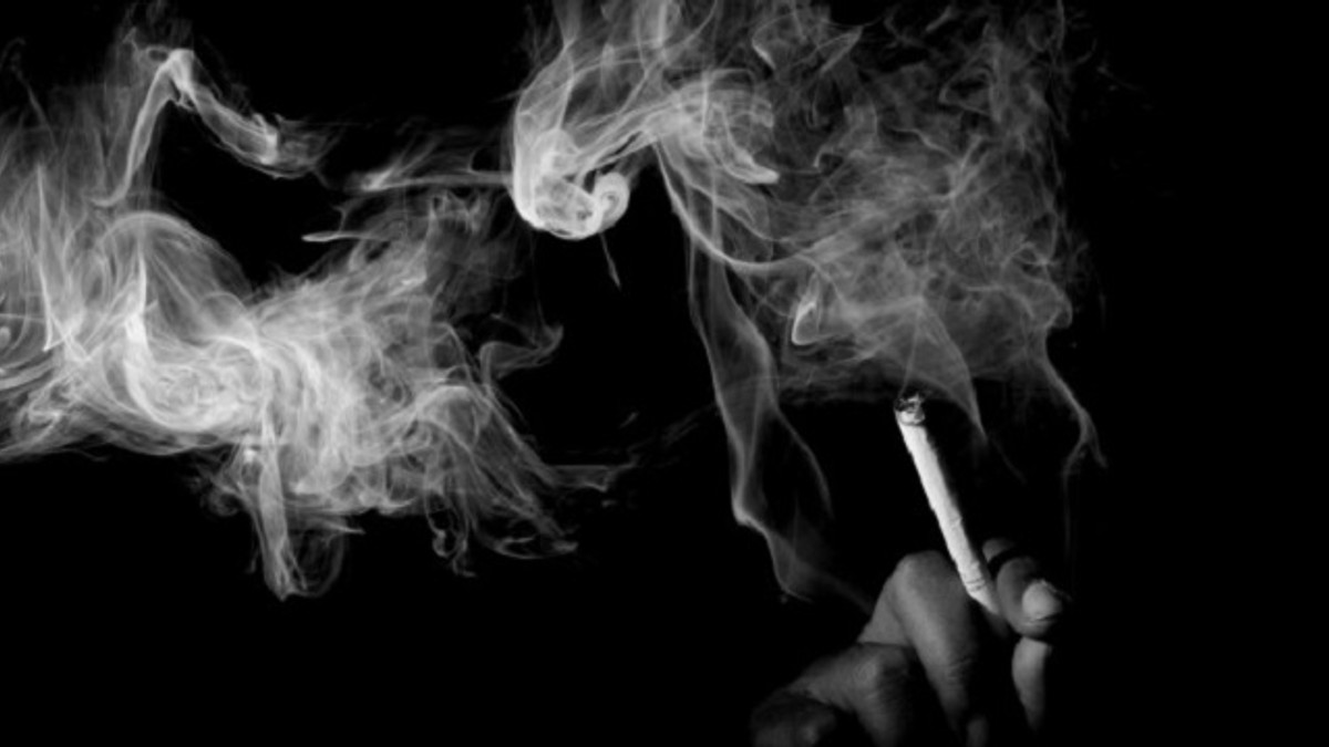 Стало відомо, скільки українців курять - фото 1