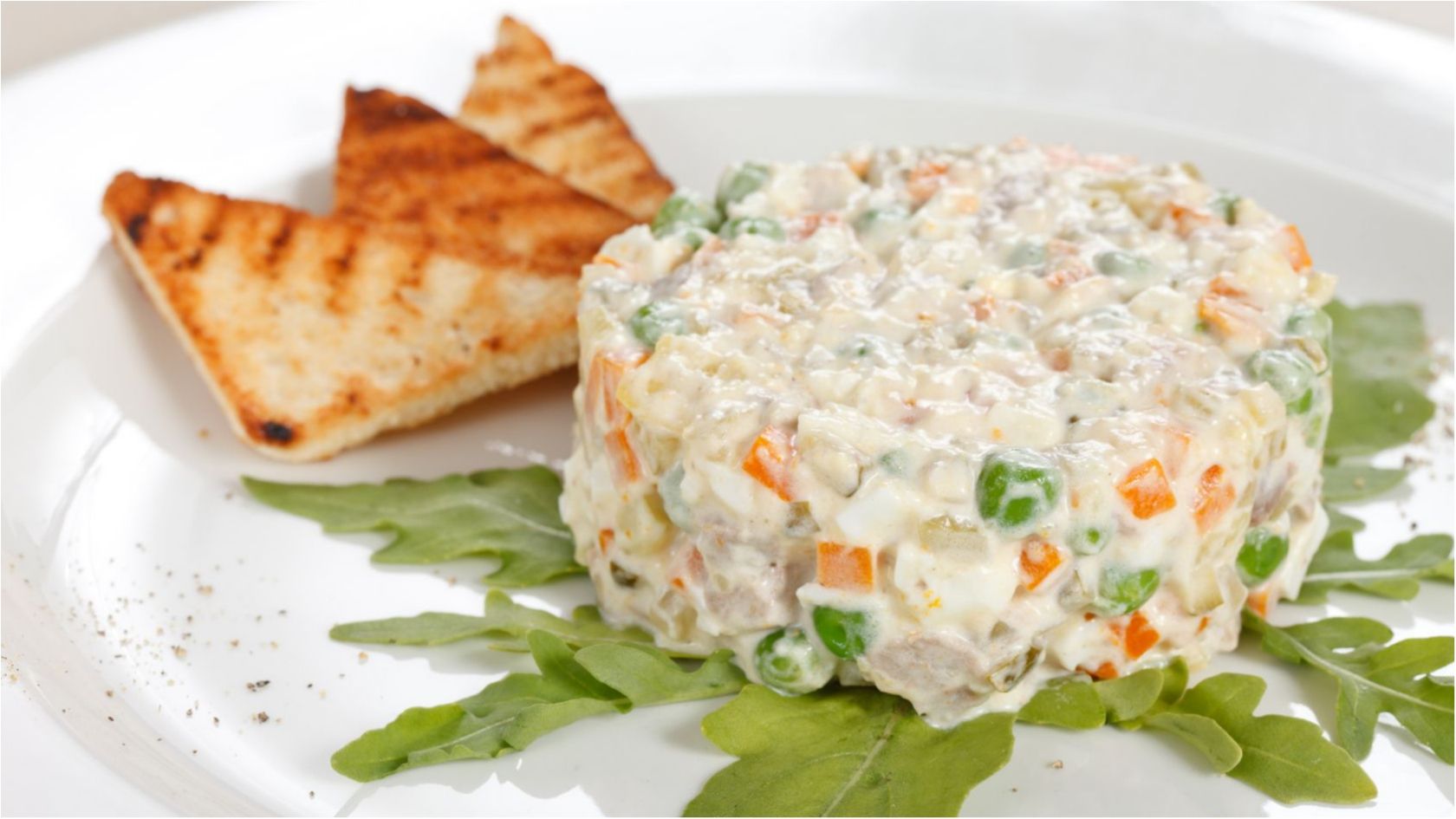 Своїм ім’ям салат завдячує талановитому французькому кулінару - фото 1