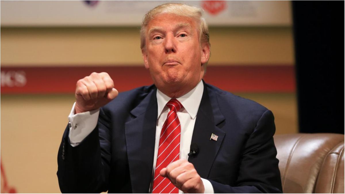 Рейтинг Трампа рекордно впав