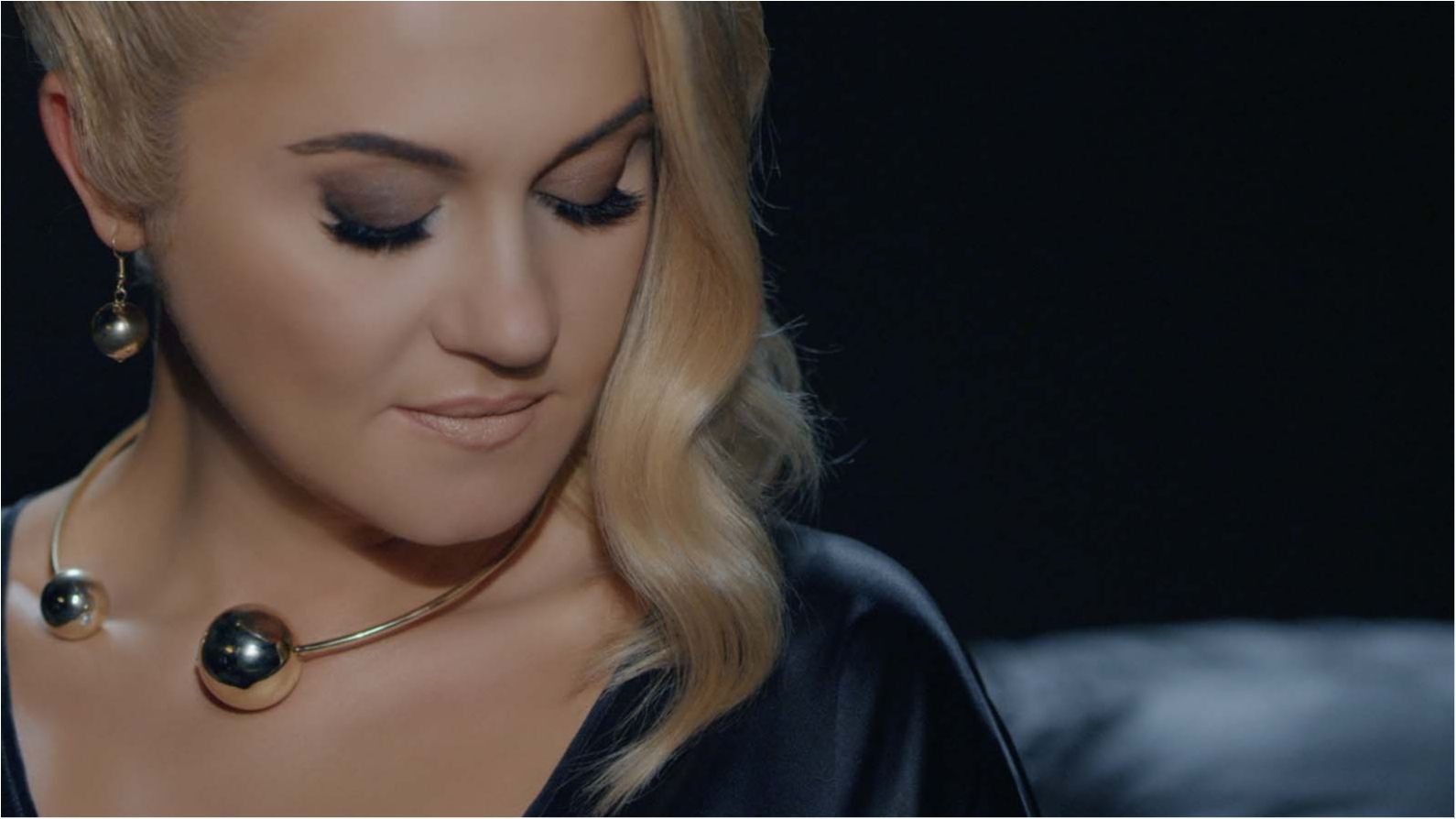 Народна артистка України випустила свій найвідвертіший кліп