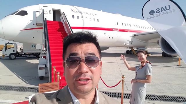 Всередині найбільшого приватного літа: ефектні фото - фото 210640