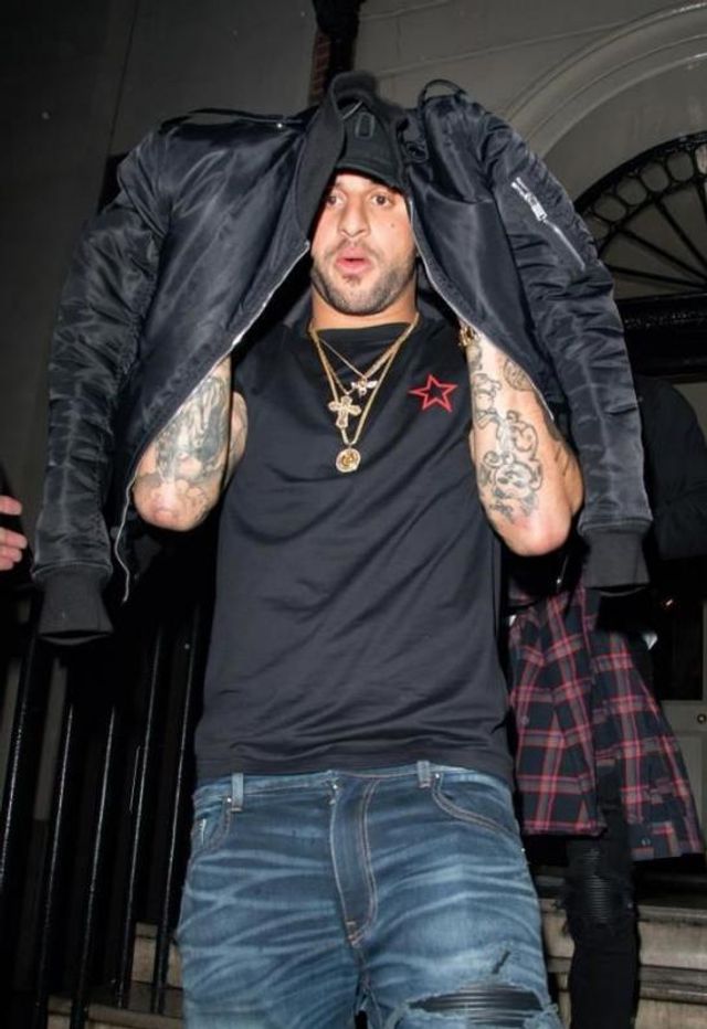 Футболістів збірної Англії запідозрили у нетрадиційних стосунках - фото 208755