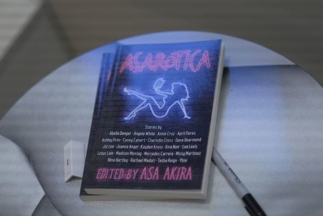 У Нью-Йорку відкрився перший магазин PornНub - фото 211382