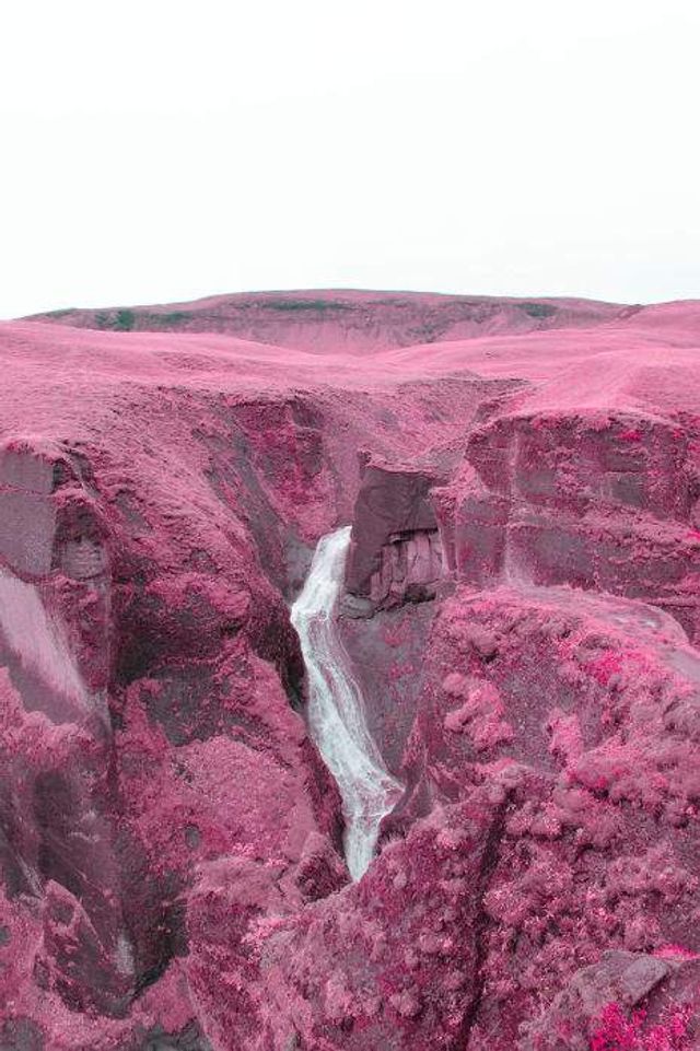 Фотограф показав інопланетні пейзажі Ісландії - фото 206455