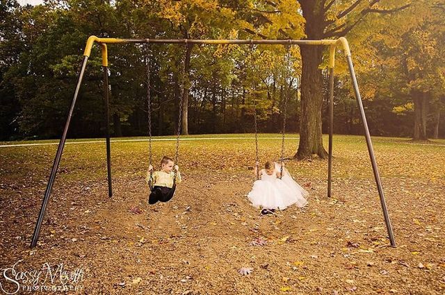 До сліз... Батьки здійснили мрію хворої донечки та влаштували їй весільну фотосесію - фото 209083