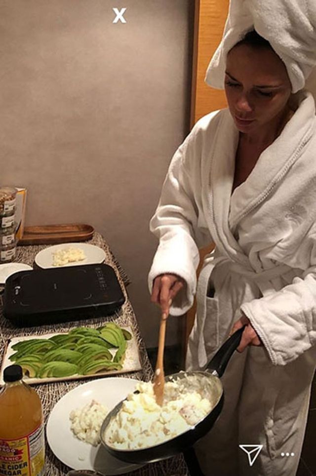 Чим займається Вікторія Бекхем вранці - фото 208320