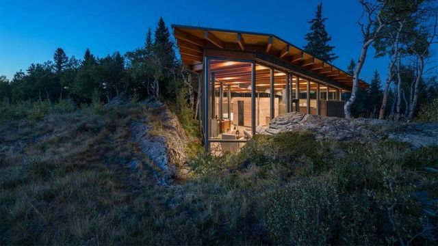 Мальовничі кадри затишного будиночка в Канаді - фото 211479