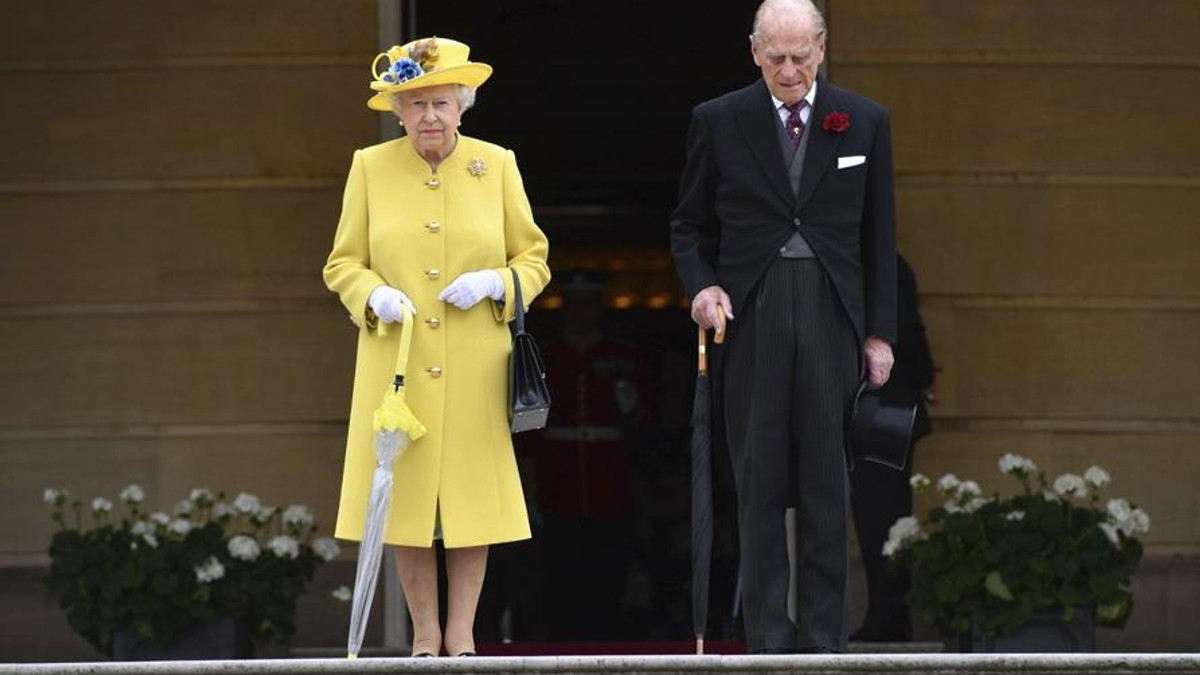 Єлизавета ІІ та принц Філіп святкують 70 років шлюбу - фото 1