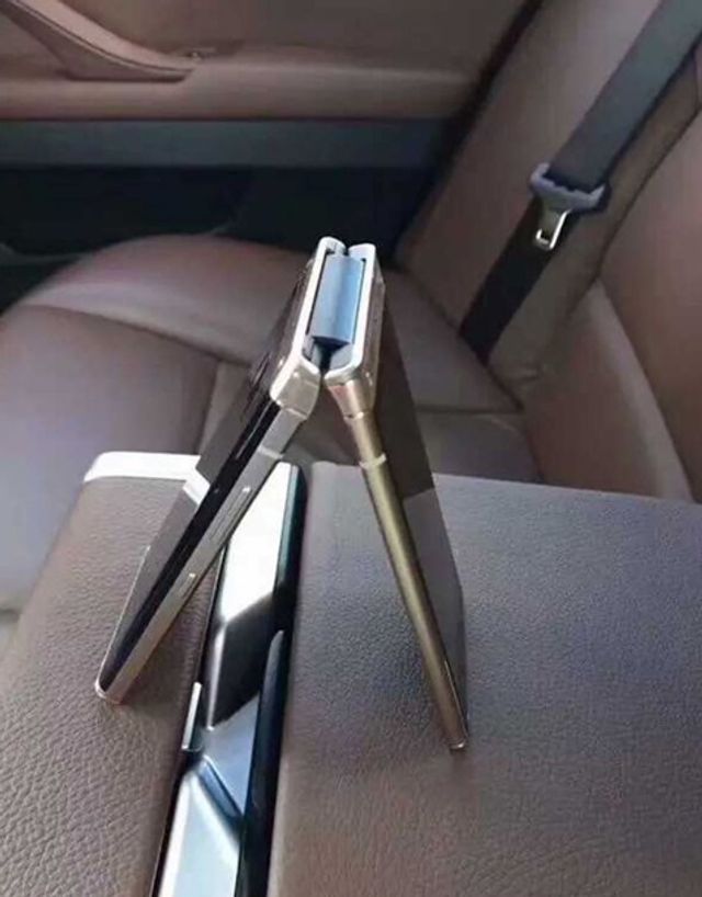 Топовий розкладний телефон від Samsung показали на відео - фото 210238