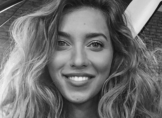 Відома українська ведуча розлучилася з нареченим