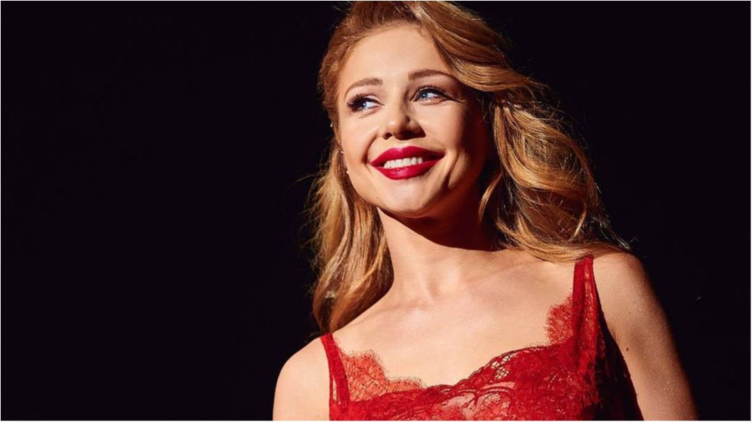 Тіна Кароль підкорила шанувальників знімком топлес