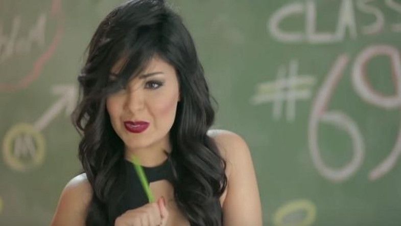 Єгипетську співачку заарештували за надто відвертий кліп