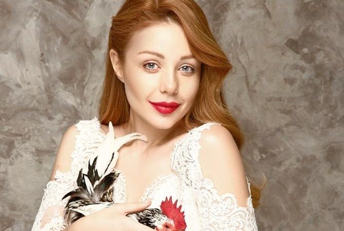 Тіна Кароль постала в спокусливому образі