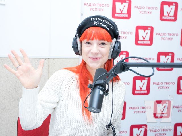 TARABAROVA заспівала про офшори Порошенка: кумедне відео - фото 207412