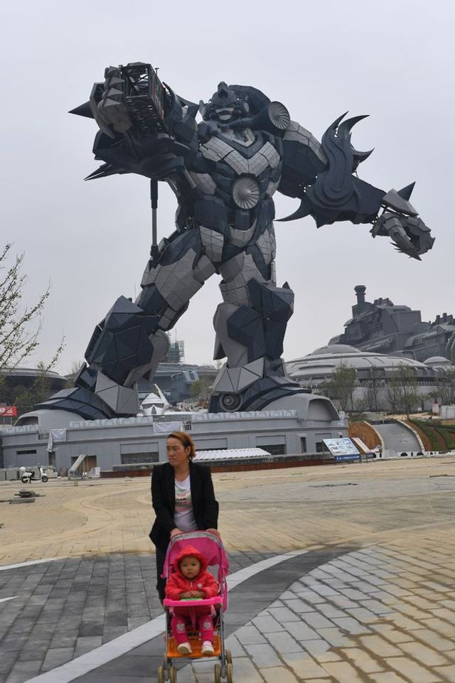 Також з трансформера можна буде зістрибнути в VR-окулярах - фото 211725