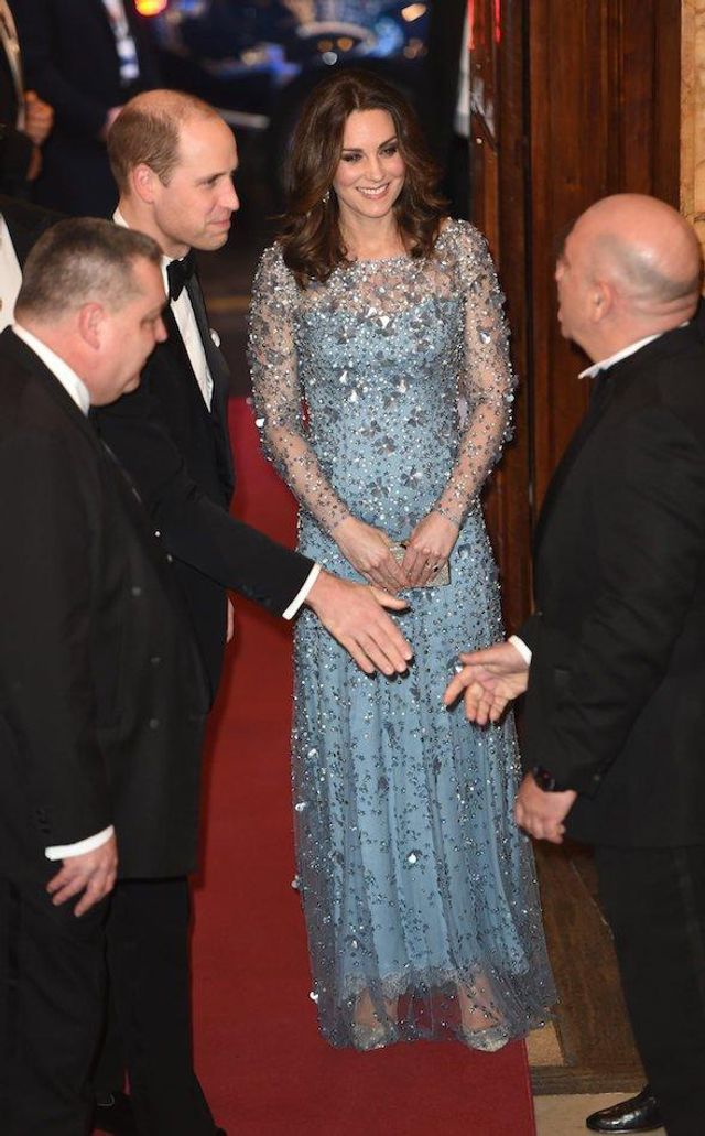 Сукня, розшита кристалами, ідеально підходить Кейт- фото 211705