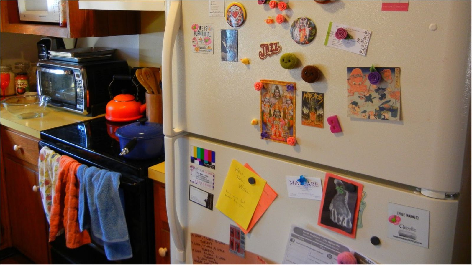 Хто б міг подумати: чому не можна вішати магніти на холодильник