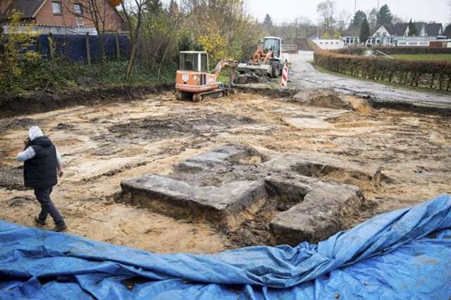 У Гамбурзі знайшли гігантську свастику з бетону: фотофакт - фото 210574