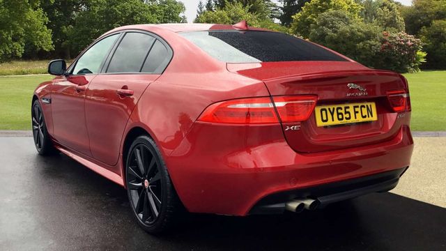 У Jaguar представили новий унікальних седан - фото 209958