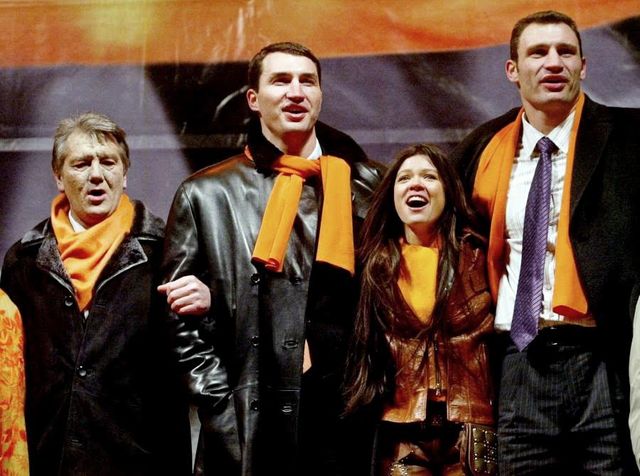 Руслана Лижичко з лідерами Помаранчевої Революції - фото 208957