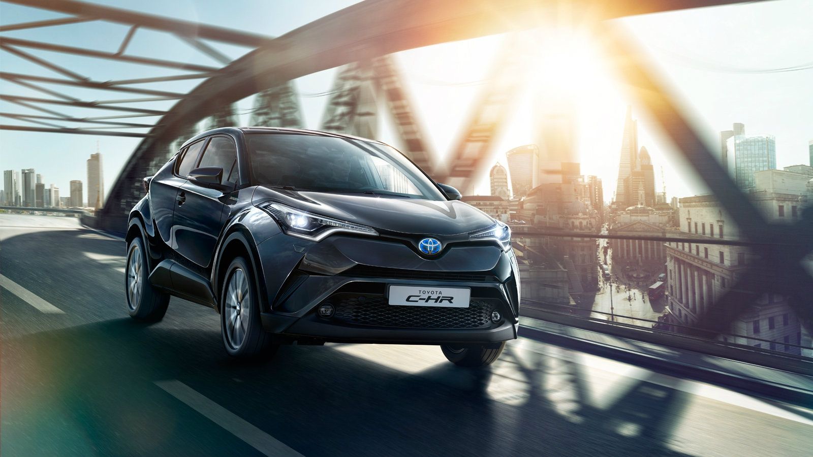 Великі автомобільні компанії досі працюють в окупованому Криму