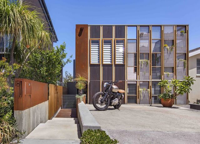 Помешкання збоку - фото 213633