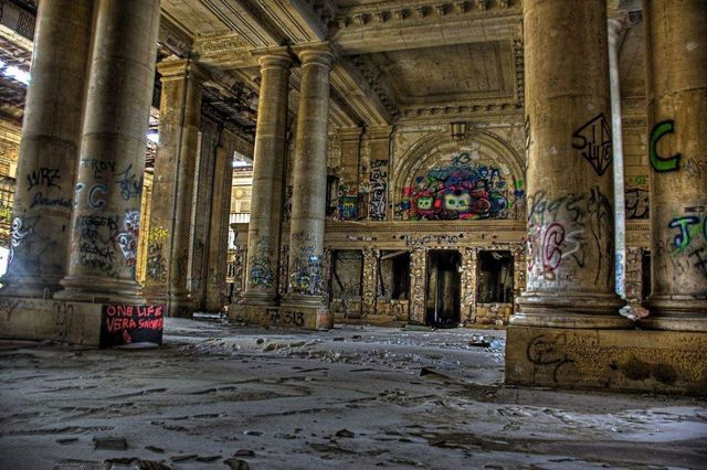 Найбільший в світі покинутий вокзал - фото 215437