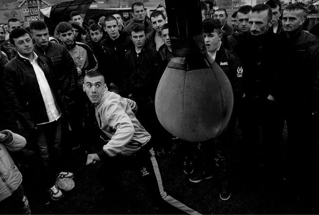 Переможці конкурсу вуличної фотографії LensCulture 2017 - фото 213725