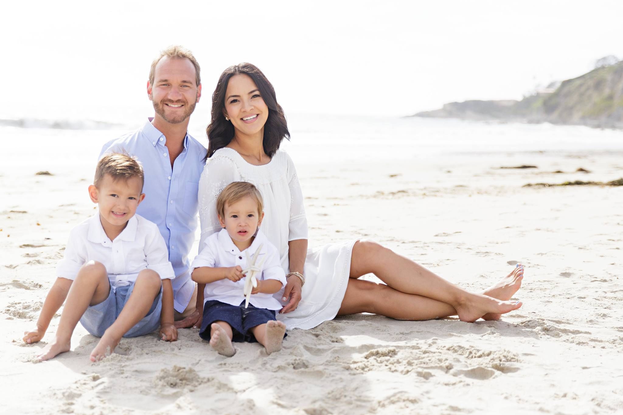 Нік Вуйчич показав своїх донечок: зворушливі фото