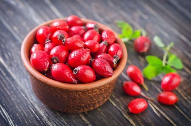 Шипшина з медом допоможуть підвищити гемоглобін - фото 214959