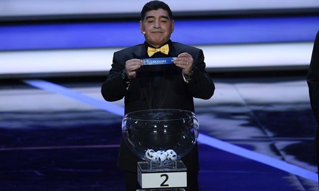 Дієго Марадона на жеребкуванні- фото 212625