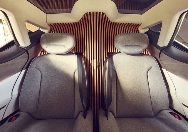 Renault Symbioz занурить пасажирів у віртуальну реальність - фото 213835