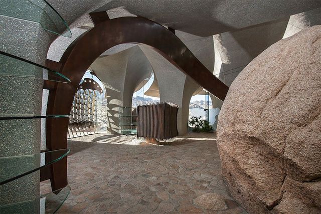 Футуристичний дім мрії у пустелі Каліфорнії - фото 217890