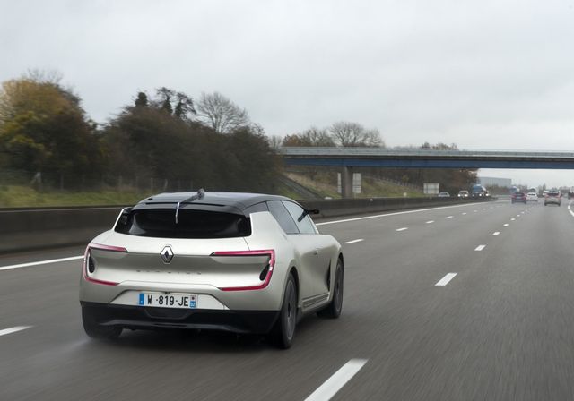 Renault Symbioz занурить пасажирів у віртуальну реальність - фото 213839