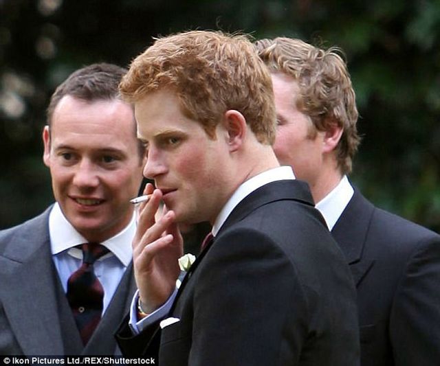 Принц Гаррі кинув курити - фото 214802