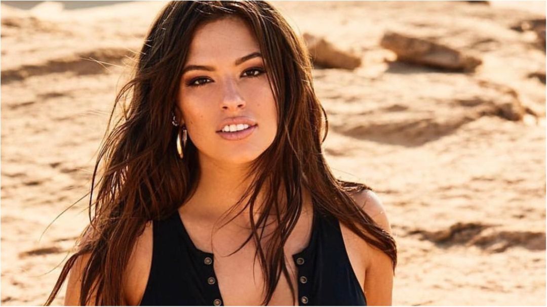 Всесвітньо відома модель plus-size знялася у незвичній фотосесії